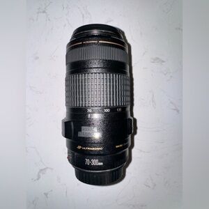 Canon 70-300mm Image Stabilizer Lens USED ONCE
